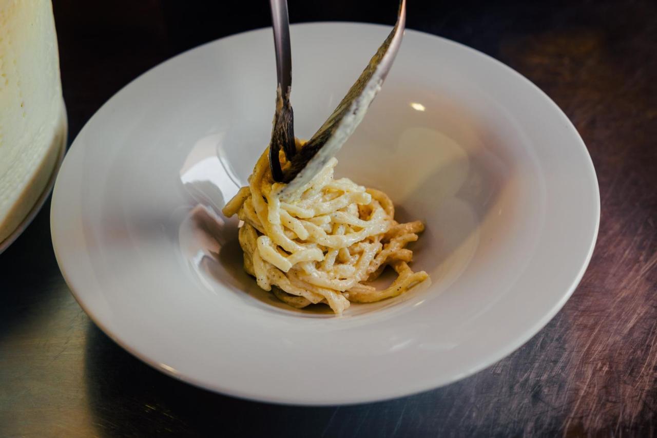 Hotel La Pietra Restaurant Fosdinovo Zewnętrze zdjęcie